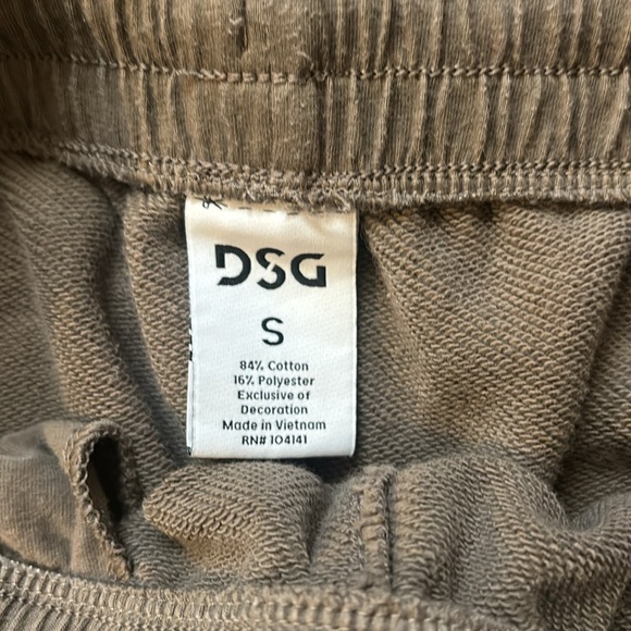 DSG Army Green Shorts - Picture 3 of 3